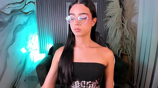 Show modela VictoriaMonroee_ na web-kameri