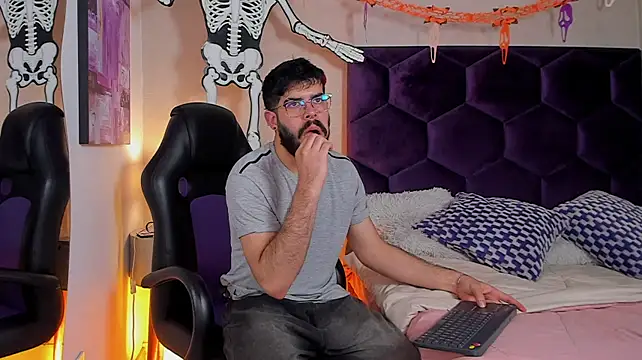 Chat XXX en directo de DomBoy_