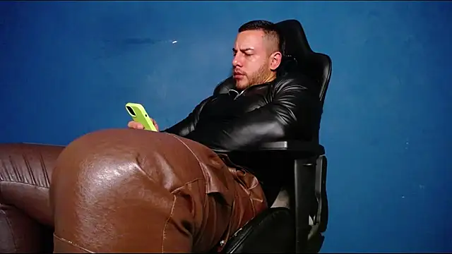 Maxxxpowerful Live XXX Chat