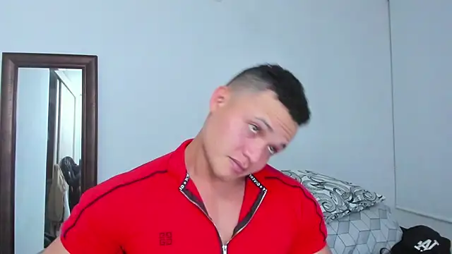 KingLevi01: απευθείας συνομιλία ΧΧΧ