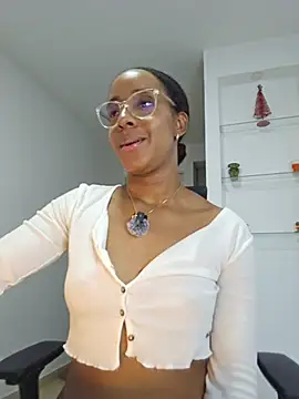 Maya_Lewis Chat XXX in diretta