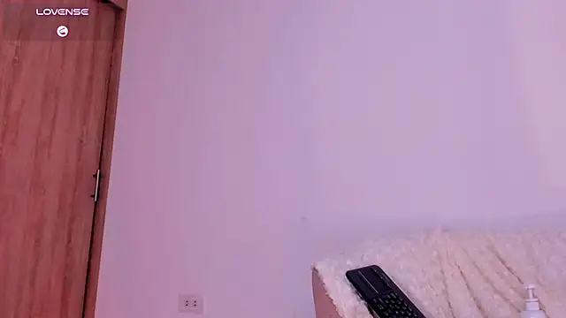 Chat +18 de caroliinna_ ao vivo