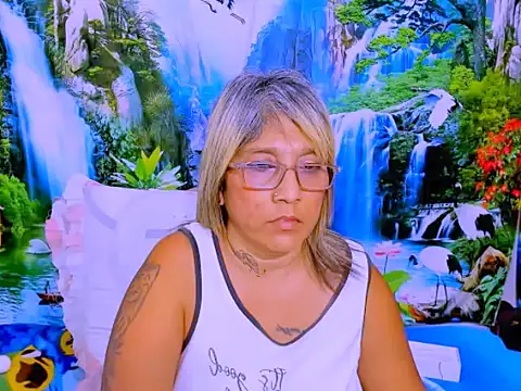 دردشة indianroxy الجنسية المباشرة