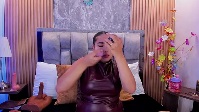 دردشة Sulay_Kim الجنسية المباشرة