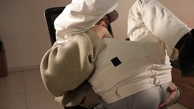 XXX chat uživo modela trieone