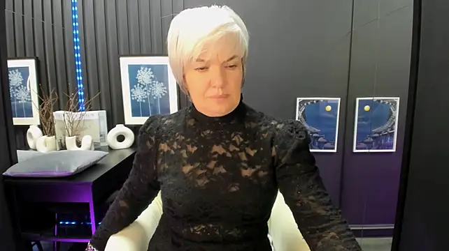 CarmenSoft Adlı Modelin Canlı XXX Sohbeti