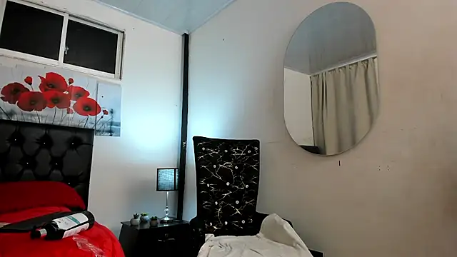 pinky_f00x Live XXX Chat