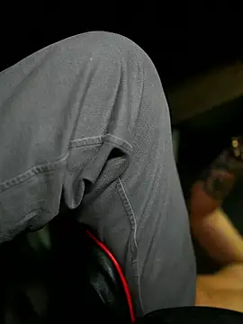 AlphaMasterXxxn Live XXX chat