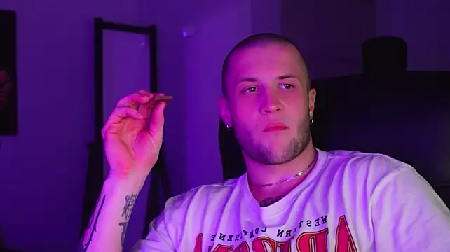 XXX chat uživo modela Igor_Wilde