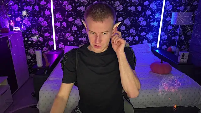 Vuitton Chat XXX live