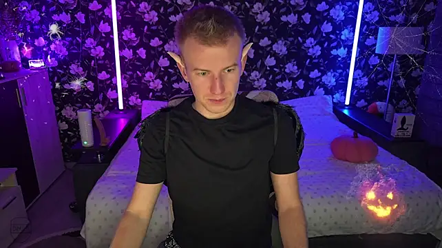 Vuitton Live XXX-Chat