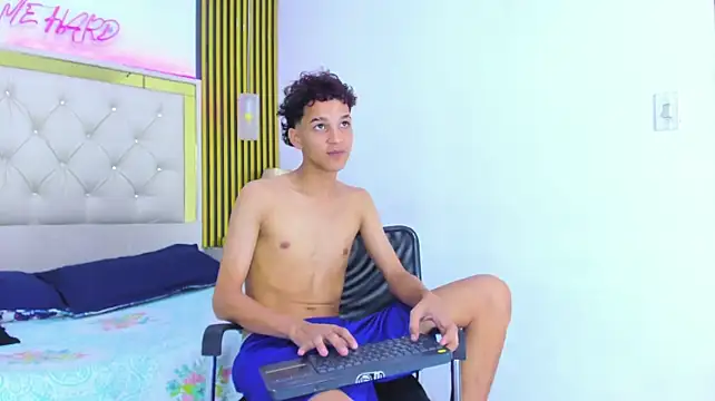 JustinSecret Chat XXX live