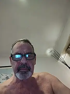 Dadotado70 即時 XXX 聊天