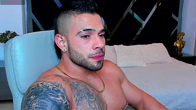 Raytorres' Live XXX Chat