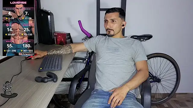 Marck_Muscle élő XXX-chatje