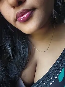 Aruna-1's Live XXX Chat