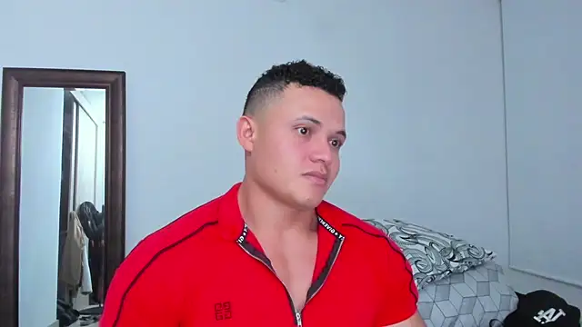 KingLevi01: απευθείας συνομιλία ΧΧΧ