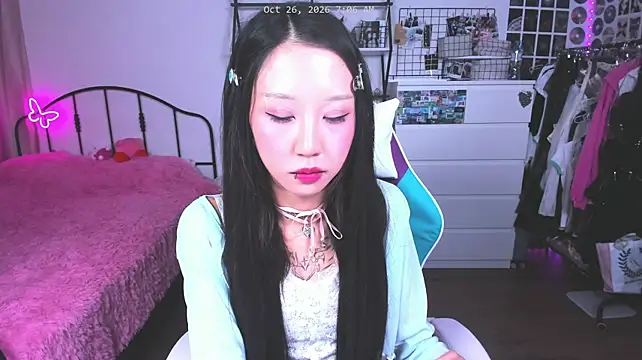 ashleywowmeow Chat XXX in diretta
