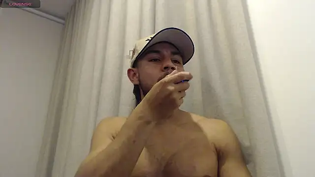 Taylor_DiamondBoy: онлайн-секс-чат