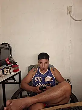 Felix_Asher Chat XXX in diretta