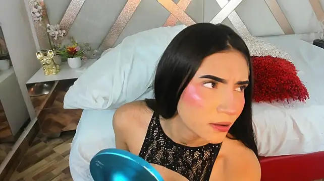Czat XXX na żywo – CharloteEvans__