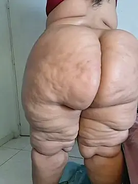 BBW_LATIN_BIGASSS: онлайн-секс-чат