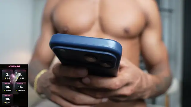 XXX chat uživo modela Paradise_boy__