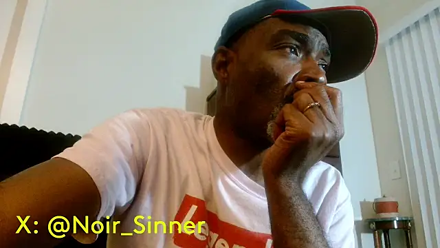 צ'אט XXX בשידור חי של sinnernoir