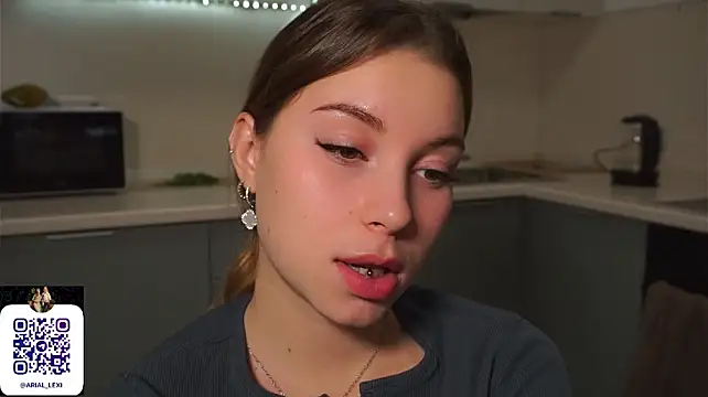 Sairallyn Chat XXX live