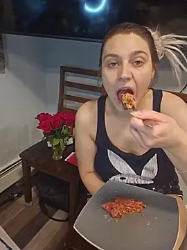 ScarletsWeb's Live XXX Chat