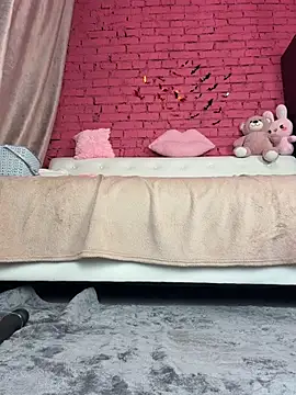 NinaVerse XXX чат на живо