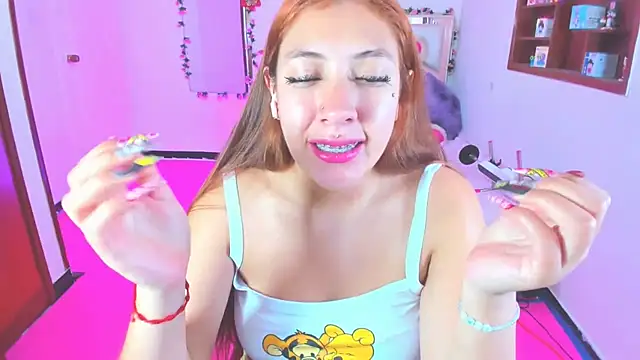 צ'אט XXX בשידור חי של perlabeautiful