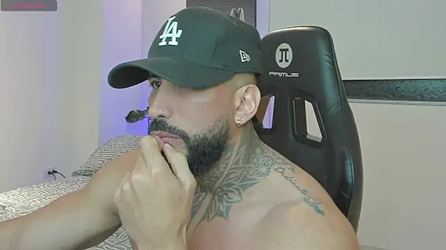 Chat +18 de jeff_clark7 ao vivo