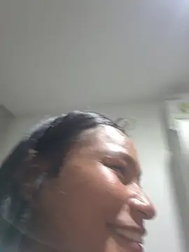 צ'אט XXX בשידור חי של Sara_Chanel_