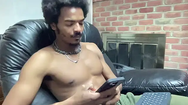 Chat XXX en directo de TRILLAHUNG