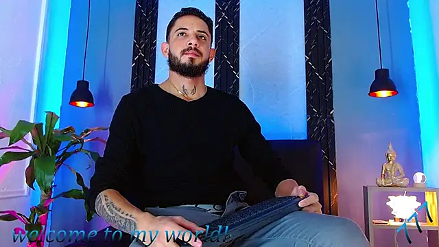 Erick_Wall Adlı Modelin Canlı XXX Sohbeti