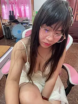 -Lyly_69 Chat XXX in diretta