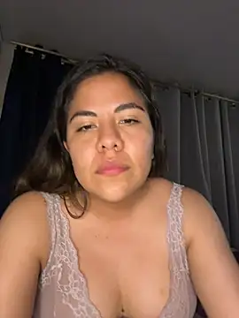Majot8798's Live XXX Chat