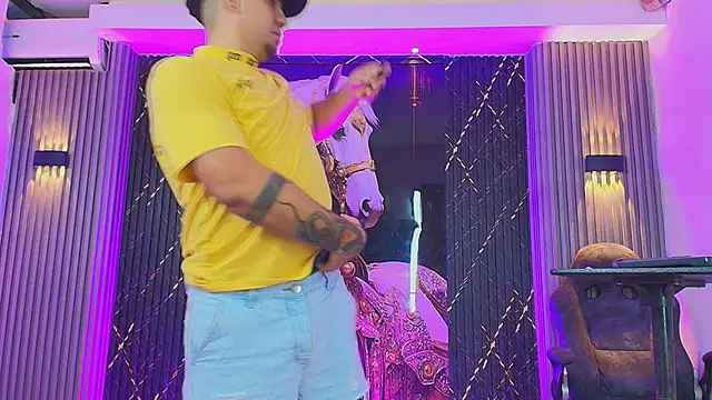 The_Boy_King_ Chat XXX in diretta