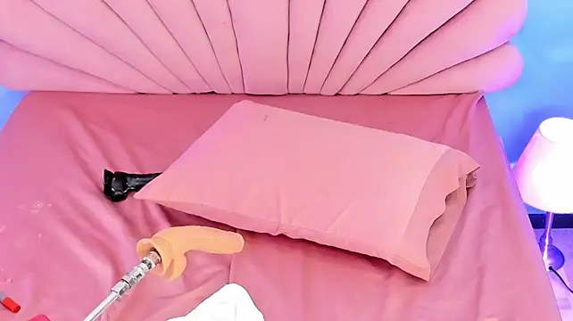sharlotthe_bigass live XXX chat