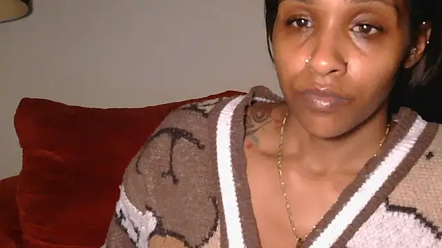 Chat XXX en directo de GodesssAtirah