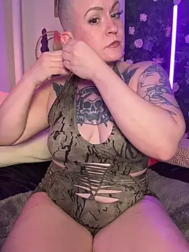 quinnmariexo 即時 XXX 聊天