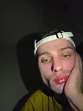 Bad_Bitch_Boy: απευθείας συνομιλία ΧΧΧ