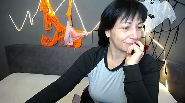 แชท XXX สดของ LiluGrants