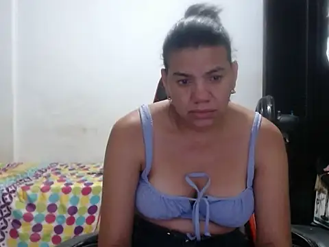 دردشة Adriana_0312 الجنسية المباشرة