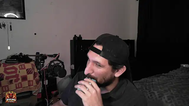 DevilPup75_ live XXX chat