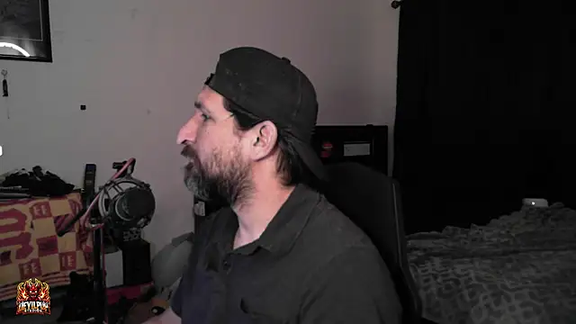 DevilPup75_: απευθείας συνομιλία ΧΧΧ