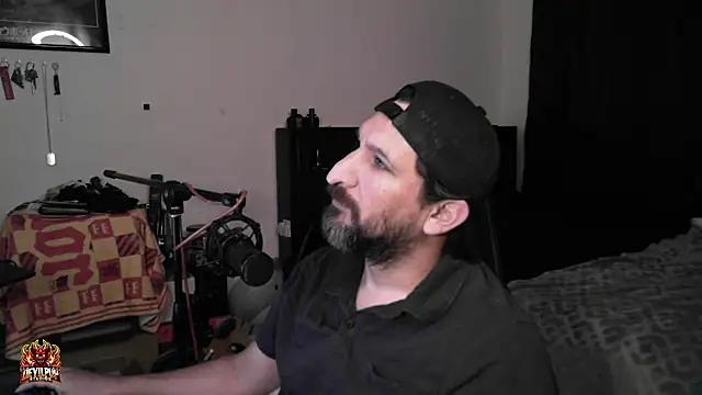 DevilPup75_ live XXX chat
