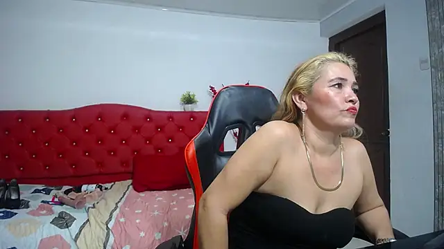 noelia_milf19 现场XXX聊天