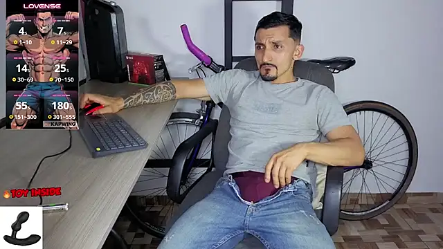 Marck_Muscle élő XXX-chatje
